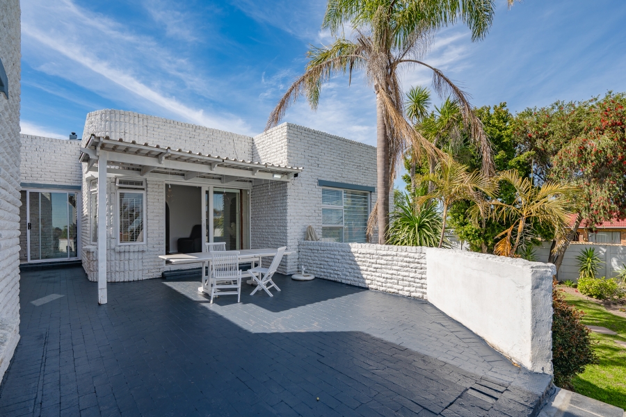 4 Bedroom Property for Sale in Briza Western Cape